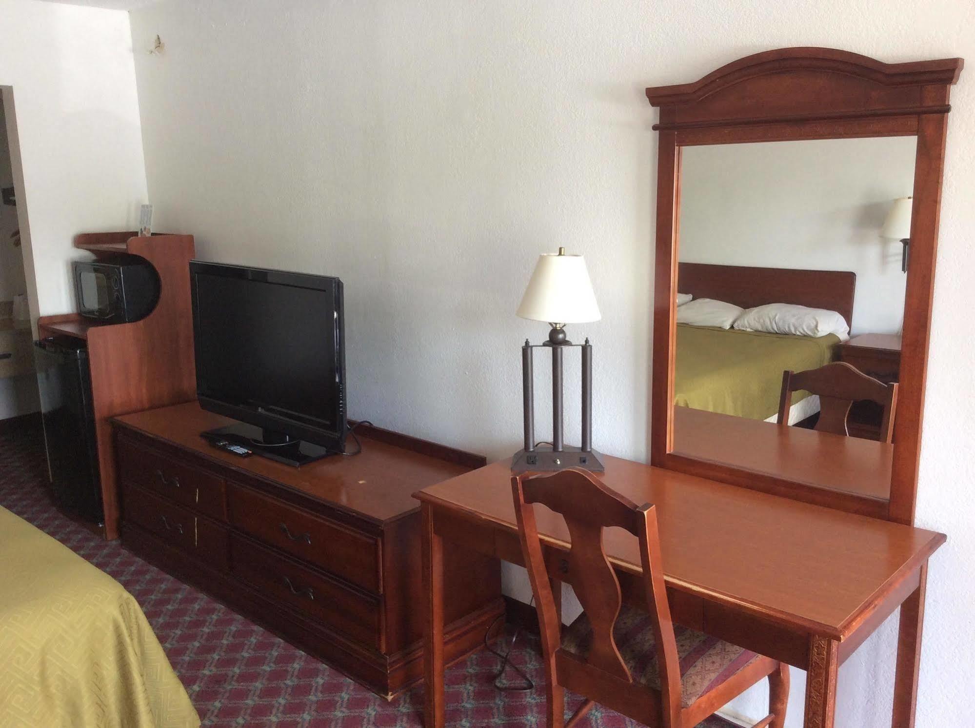 Relax Inn Milledgeville Εξωτερικό φωτογραφία